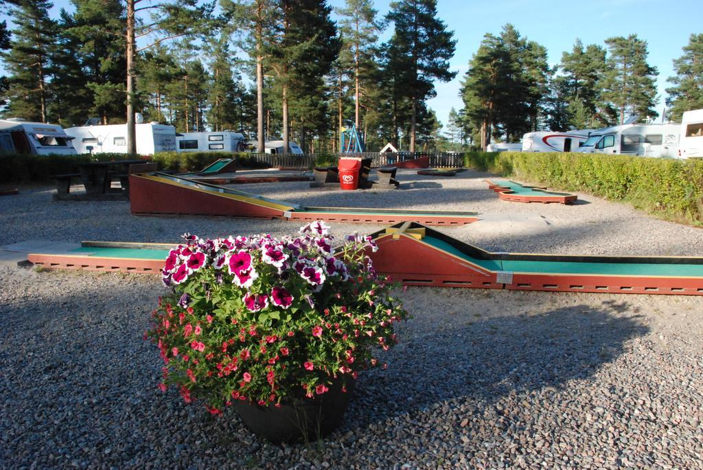 Hostel Hudiksvall Malnbaden Camping Екстер'єр фото