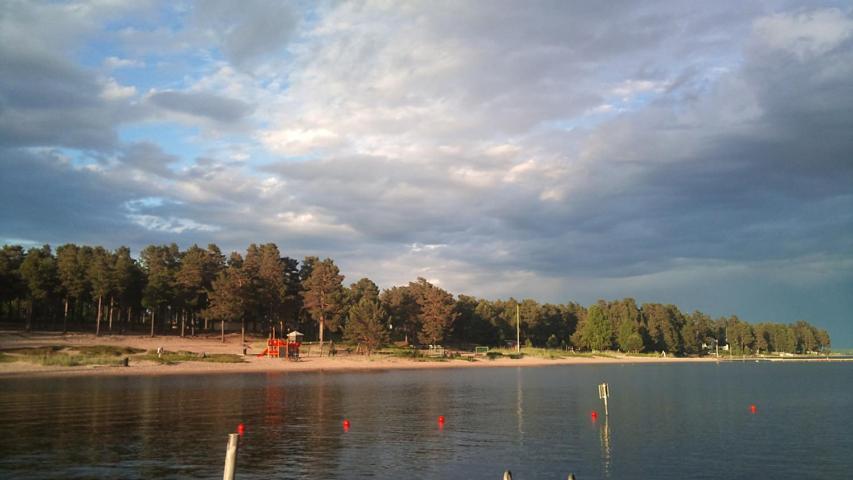 Hostel Hudiksvall Malnbaden Camping Екстер'єр фото